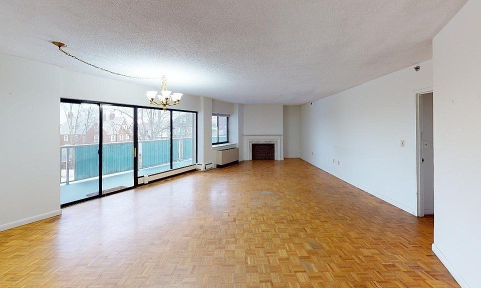 1st image of 300 Lynn Shore Dr APT 406