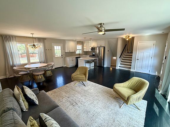5th image of 4004 Larkspur Ln