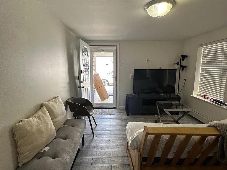 202 N Sacramento Ave #A — Photo 32