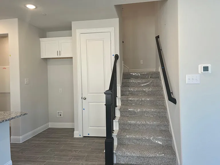 588 Hutchinson Ln — Photo 2