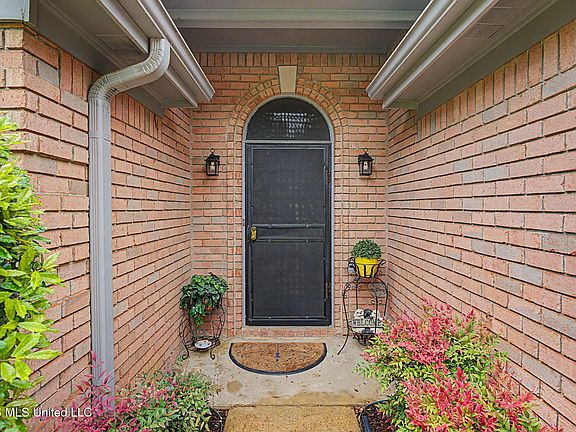 4th image of 5265 Pear Dr