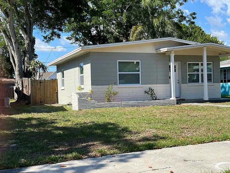 5129 Emerson Ave S — Photo 2