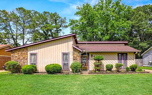 4377 Springwind Rd Photo 1