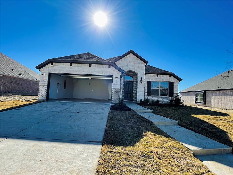 1st image of 513 Redbud Dr #513
