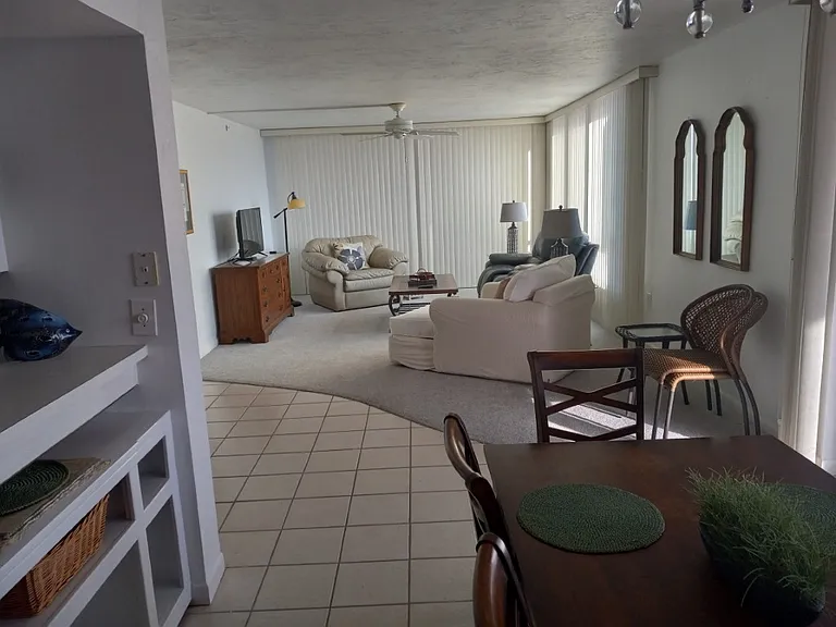 627 Alhambra Rd #301 — Photo 34
