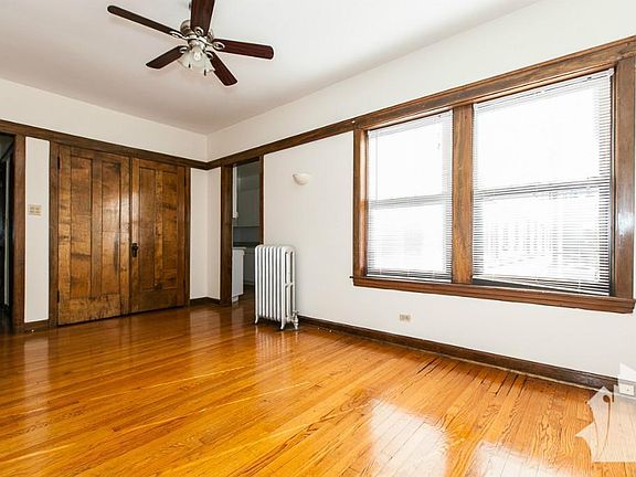 5th image of 800 W Waveland Ave #33