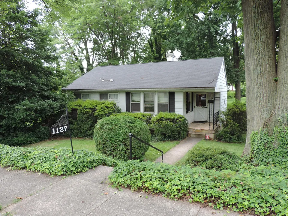 1127 Parrish Dr