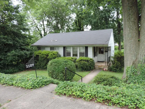 1127 Parrish Dr, Rockville, MD 20851