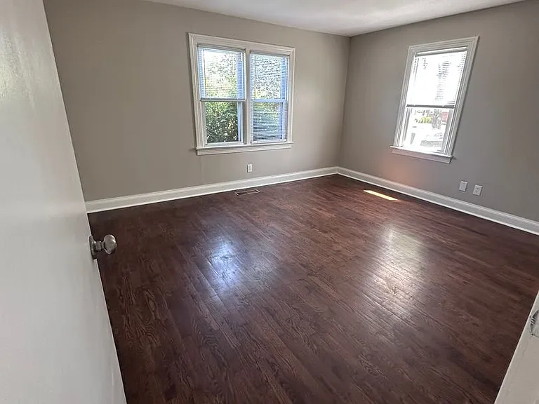 313 Ginnie Ln — Photo 8