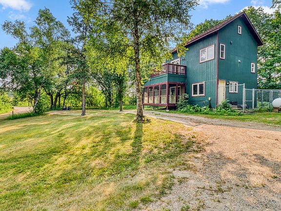3rd image of 32898 Priebs Park Dr