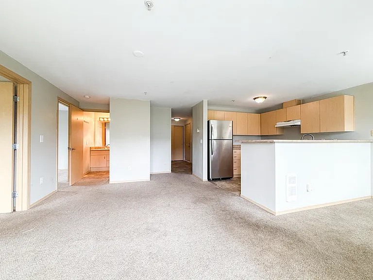 5200 Roosevelt Way NE #302 — Photo 6