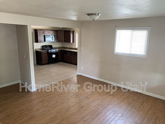 3rd image of 143 E Helm Ave