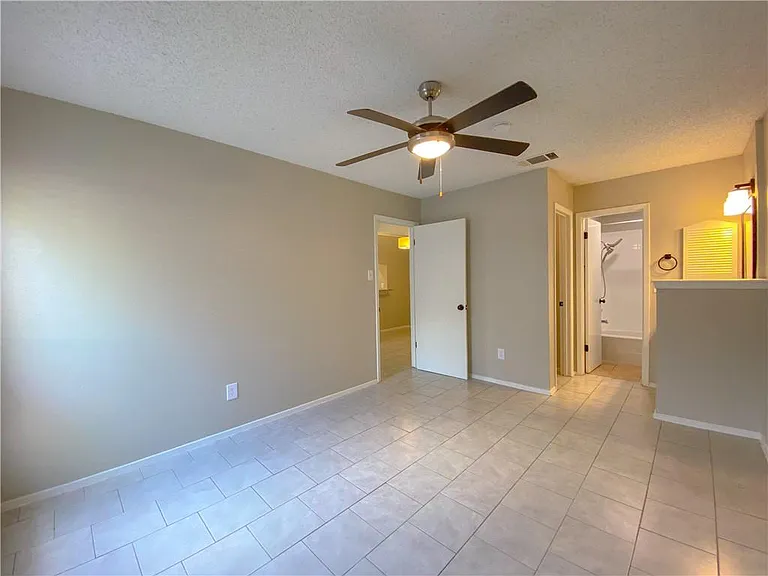 11908 Sunhillow Bnd #B — Photo 13