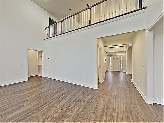 2nd image of 1335 Dunraven Dr