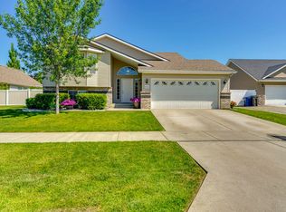 3040 W Blueberry Cir, Hayden Lake, ID 83835
