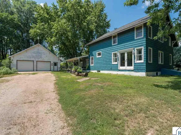223 Joy Ave SW, Madelia, MN 56062