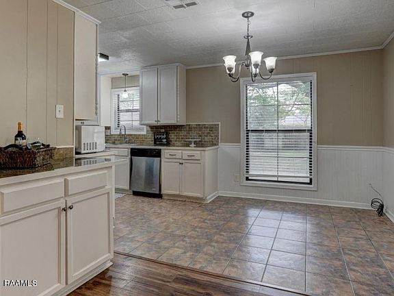 5th image of 129 Collins Dr