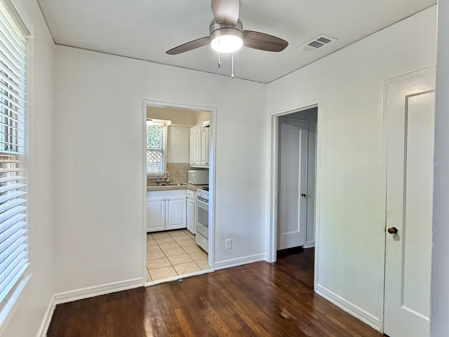 3 bed, 1140 sqft, $2,650 — Photo 4