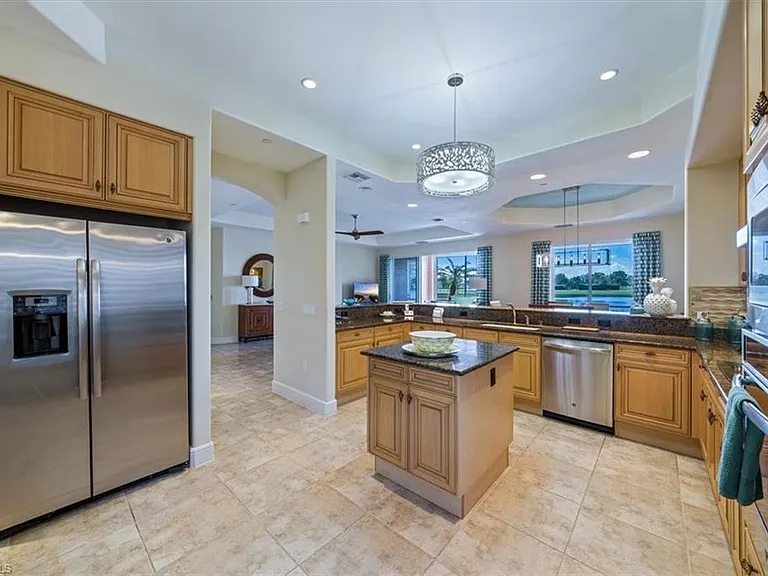 580 Avellino Isles Cir #18102 — Photo 14