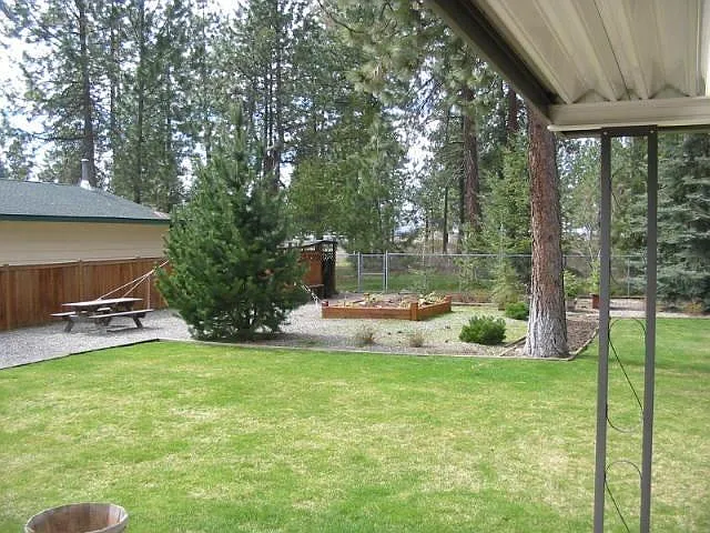 5696 N Parkwood Cir — Photo 3