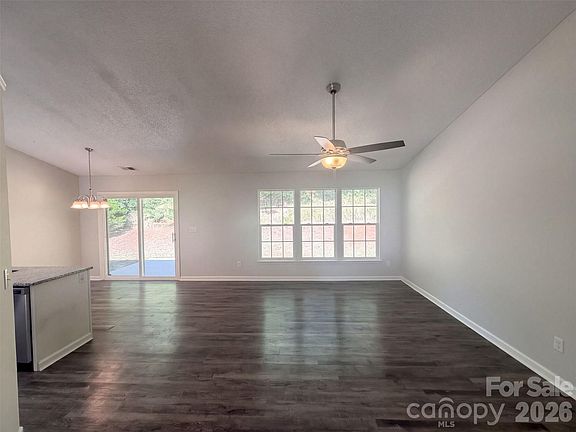 3rd image of 2094 Chapel Creek Rd SW