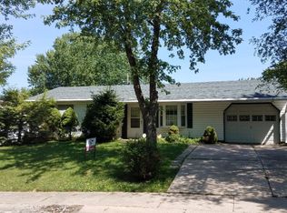 909 Skyline Dr, Danville, IL
