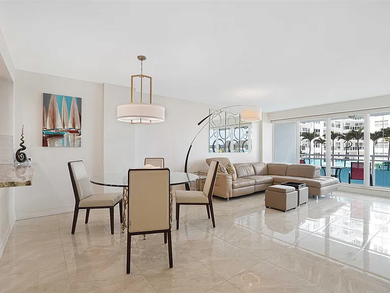 3430 Galt Ocean Dr #304 — Photo 2