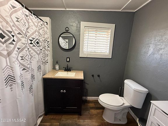 5th image of 643 W Louis St