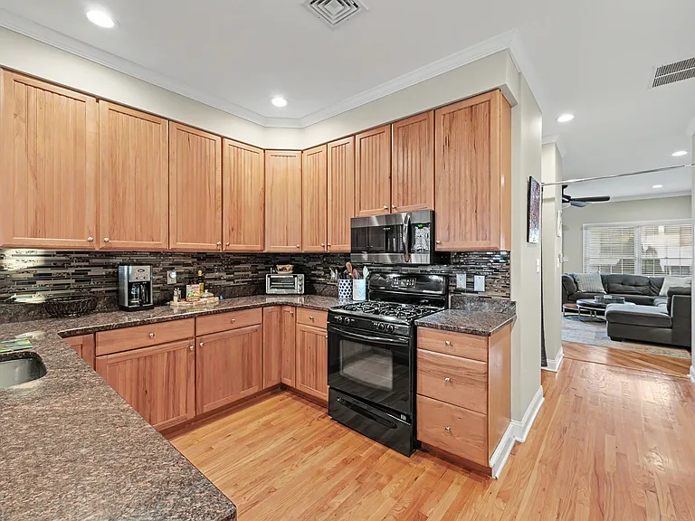 113 N Monroe Ave #A — Photo 16