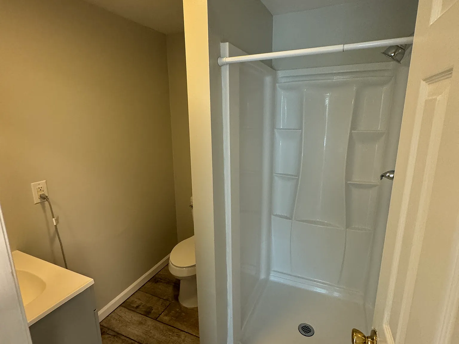 905 Riverside Dr — Photo 4