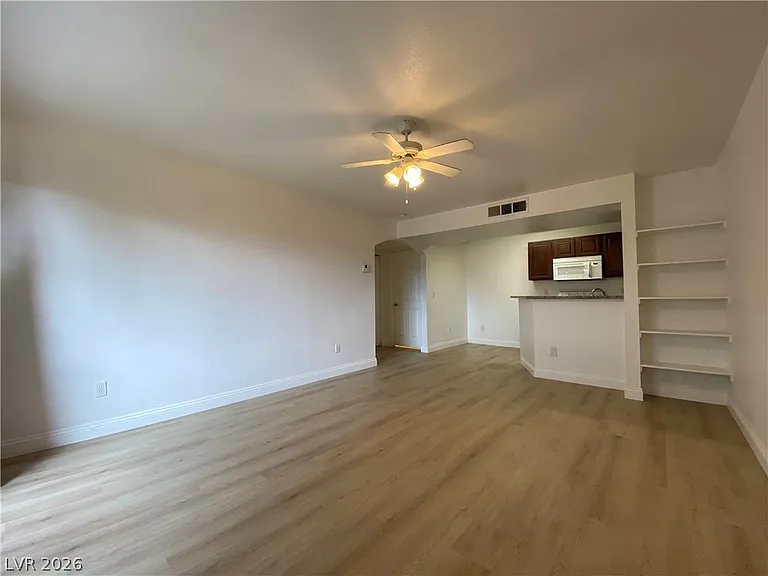 5174 S Jones Blvd #207 — Photo 8