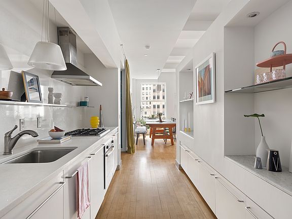 5th image of 15 Broad St APT 1906