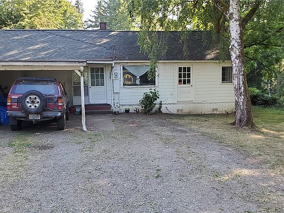 2nd image of 203 E Oak St