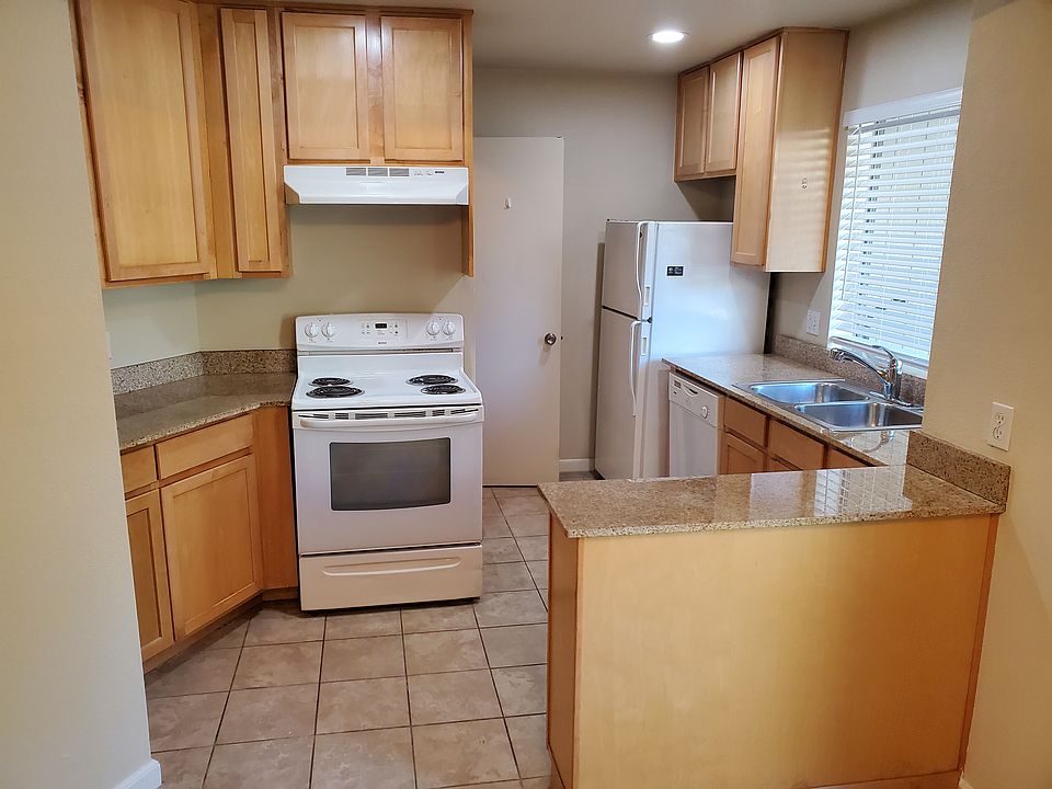 1st image of 1255 Lincoln Rd APT 10