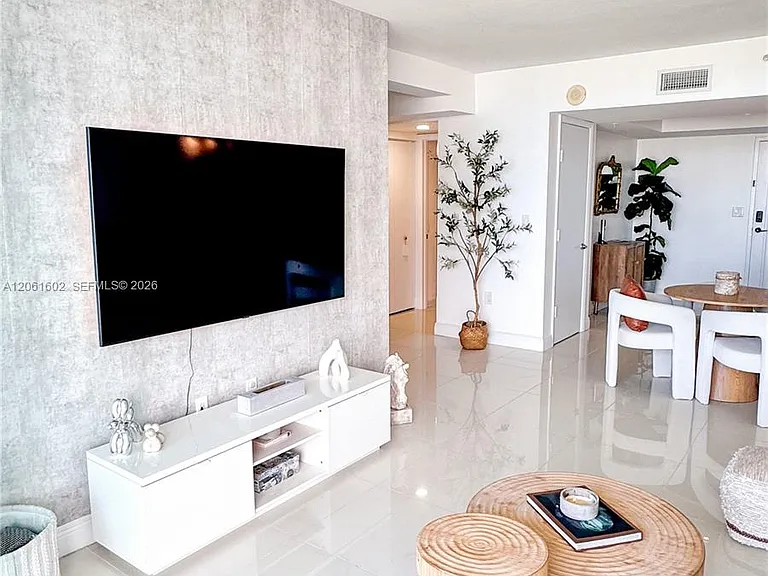 1861 NW South River Dr #2609 — Photo 8