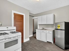 93 Oakdale Ave