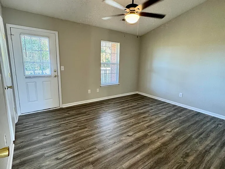 1247 Westpointe Dr — Photo 11