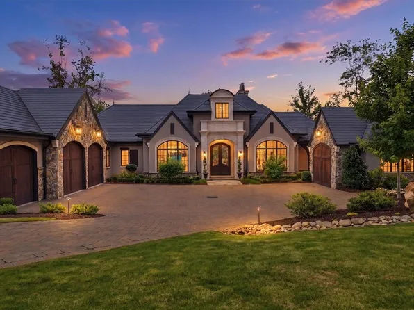 435 Peninsula Rdg, Sunset, SC 29685