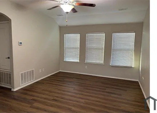 521 Cheyenne Dr — Photo 32