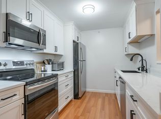 11 Bartemus Trl APT 207, Nashua, NH 03063