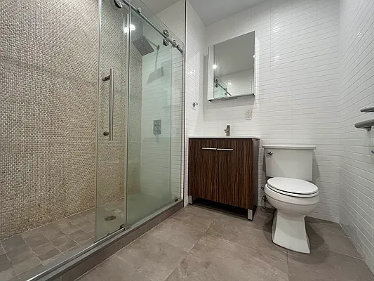 Rented by Bond New York | media 7