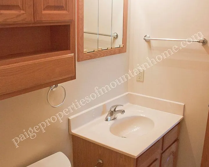 Paige Apartments — Photo 11