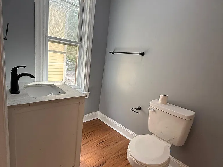 1242 Muhlenberg St — Photo 5