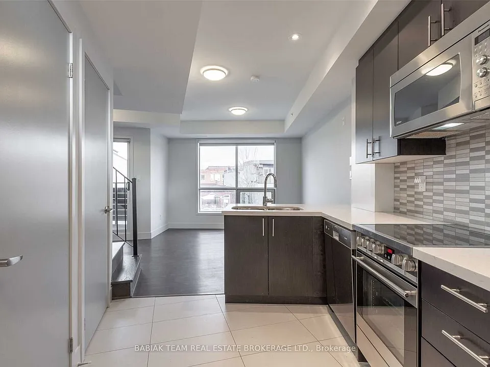 332 High Park Ave #303