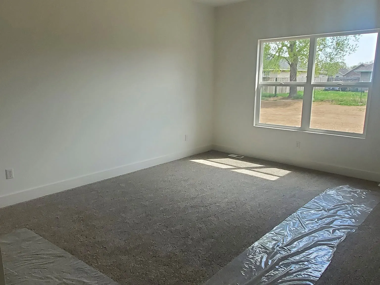 3 bed, 1400 sqft, $1,900 — Photo 3