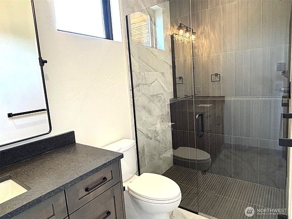 Primary bath in model home.>