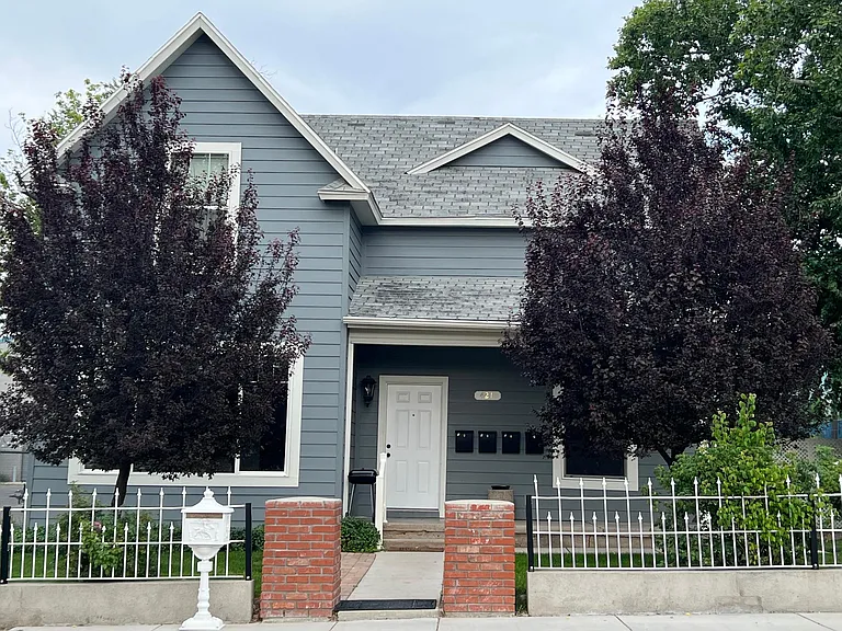 421 N Mount Vernon Ave #A — Photo 2
