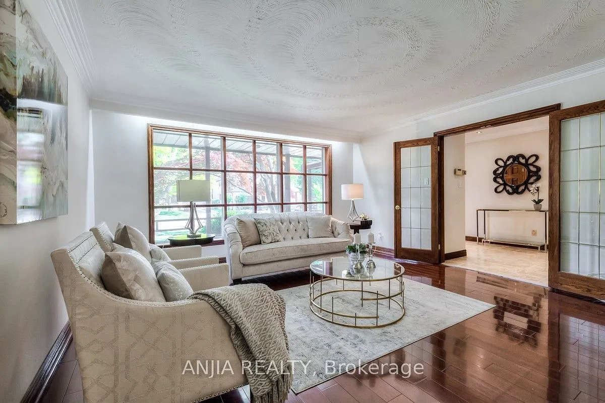 4 bed, $5,500 — Photo 1