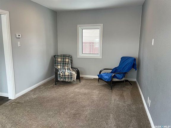 5th image of 821 King St