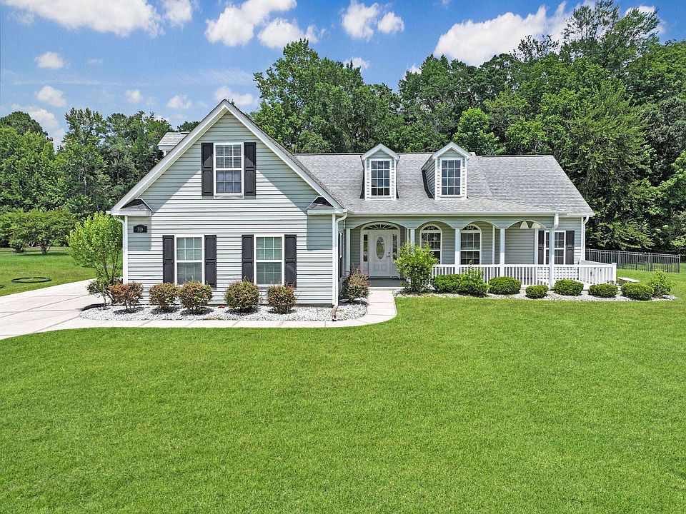 1st image of 310 Moulton Dr.